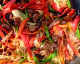 A picture of step 7 of Garau garau&Steak stir fry.