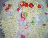 A picture of step 2 of Indomiee😋.