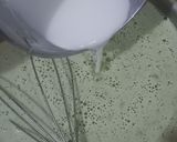 Foto langkah ke 3 dari resep Matcha Silky Pudding.