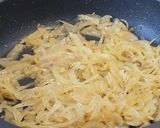 Foto del paso 6 de la receta: Filetes rusos en salsa de cebolla