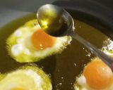 Φωτογραφία βήματος 3 της συνταγής Αυγά μάτια!!! #χρυσοπιρουνι