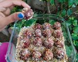 સુગરફ્રી હેલ્ધી ખજૂર બોલ્સ (Sugar free Healthy Dates Balls Recipe In Gujarati) રેસીપી સ્ટેપ5ફોટો