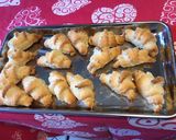 A picture of step 9 of Mini Appetizer Croissants with Anchovies and Feta.