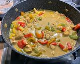 Une image de l'étape 27 de Poulet au lait de coco et poivrons.