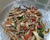 Foto langkah ke 4 dari resep Pindang tongkol masak sambal matah.