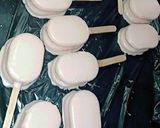 صورة لخطوة 3 من وصفة إسكيمو بدون مول سيليكون 🍫🍫🦋