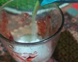 Foto langkah ke 3 dari resep Korean milk strawberry.
