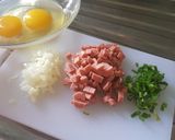 Foto langkah ke 1 dari resep Roti John Kreasi Roti Tawar.