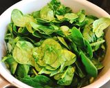 Hình bước làm 3 của món 🌱 Cải Bó Xôi (Rau Chân Vịt) Xào Tỏi Ớt
