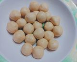 Foto langkah ke 3 dari resep Onde-Onde Ubi Mini isi Keju.