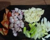 Foto langkah ke 2 dari resep Cap cay seafood.