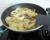 Foto del paso 7 de la receta: Nidos de salmón al horno con cebolla caramelizada