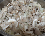 Foto del paso 2 de la receta: Merluza con setas