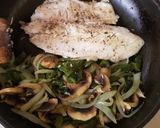 Foto del paso 3 de la receta: Filete de pescado con poblano y champiñones