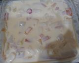 A picture of step 2 of Cake rusk custard with jelly.