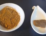 A picture of step 2 of Chicken Quorma.