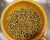 Foto del paso 4 de la receta: Colchón de arvejas con salchichas