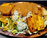 A picture of step 8 of Grilled paneer sizzler with Makhni sauce.