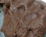 Foto langkah ke 2 dari resep Adonan cookies untuk dua macam.