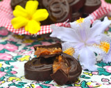 Foto del paso 4 de la receta: Bombones rellenos de mantequilla de maní y dulce de leche🤓