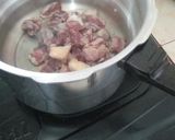 Foto langkah ke 1 dari resep Asem asem daging sapi.