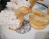 A picture of step 5 of Cream Puff Swans😊.