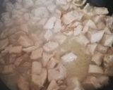 Pikáns csirkemell főtt tésztával recept fázis 3 fotója