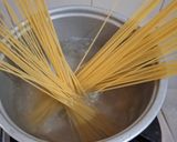 Foto langkah ke 2 dari resep Spaghetti Aglio Olio e peperoncino (versi otentik).
