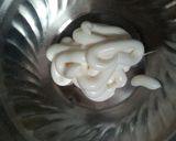 A picture of step 1 of Mayo Cheese sandich.