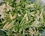 Foto langkah ke 1 dari resep Tumis daun pepaya dan bunga pepaya.