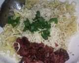Foto langkah ke 2 dari resep Milk Indomie beef corned.