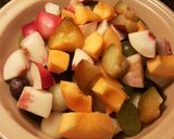 Foto del paso 12 de la receta Sandia rellena de frutas, en salsa de confituras
