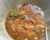 Foto langkah ke 5 dari resep Oseng mercon daging tahu + ceker.