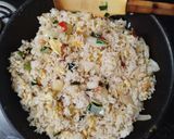 Foto langkah ke 3 dari resep Nasi Goreng Bawang Bombay.
