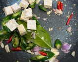Foto langkah ke 2 dari resep Tumis Tempe Putih Telur.
