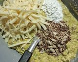 Foto del paso 3 de la receta: Waffles salado de palta y avena