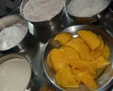 A picture of step 1 of Ripe mango pua.
