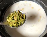 A picture of step 4 of Garlic Kheer.