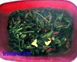 Foto langkah ke 4 dari resep Oseng-oseng Kangkung Pedas Mantap.