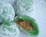 Foto langkah ke 6 dari resep Mochi Teflon Isi Kacang.