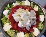 Une image de l'étape 4 de Salade composée : sucrine endives tomates bœuf séché et mozzarella di buffala.