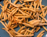 Foto del paso 1 de la receta: Patatas con sabor a huevo frito