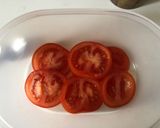 Paradicsom saláta lilahagymával recept fázis 4 fotója
