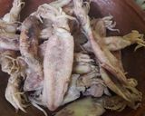 Foto langkah ke 1 dari resep 🐙Cumi Asin Cabai Hijau🐙.