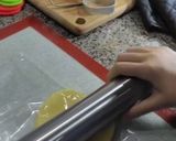 Foto langkah ke 5 dari resep Kukis Hias tema Batik.