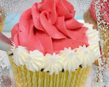 Foto del paso 8 de la receta: Cupcakes de leche merengada con decorado navideño 🎄🎄