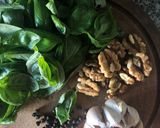 Foto del paso 1 de la receta: Pesto fácil y rápido