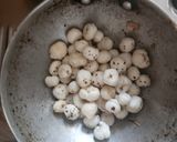 A picture of step 1 of Makhana namkeen (fasting).