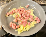 Foto del paso 2 de la receta: Spaghetti con pisto y salchichas tipo criollo