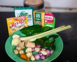 Foto langkah ke 1 dari resep Soto Ayam Seger.